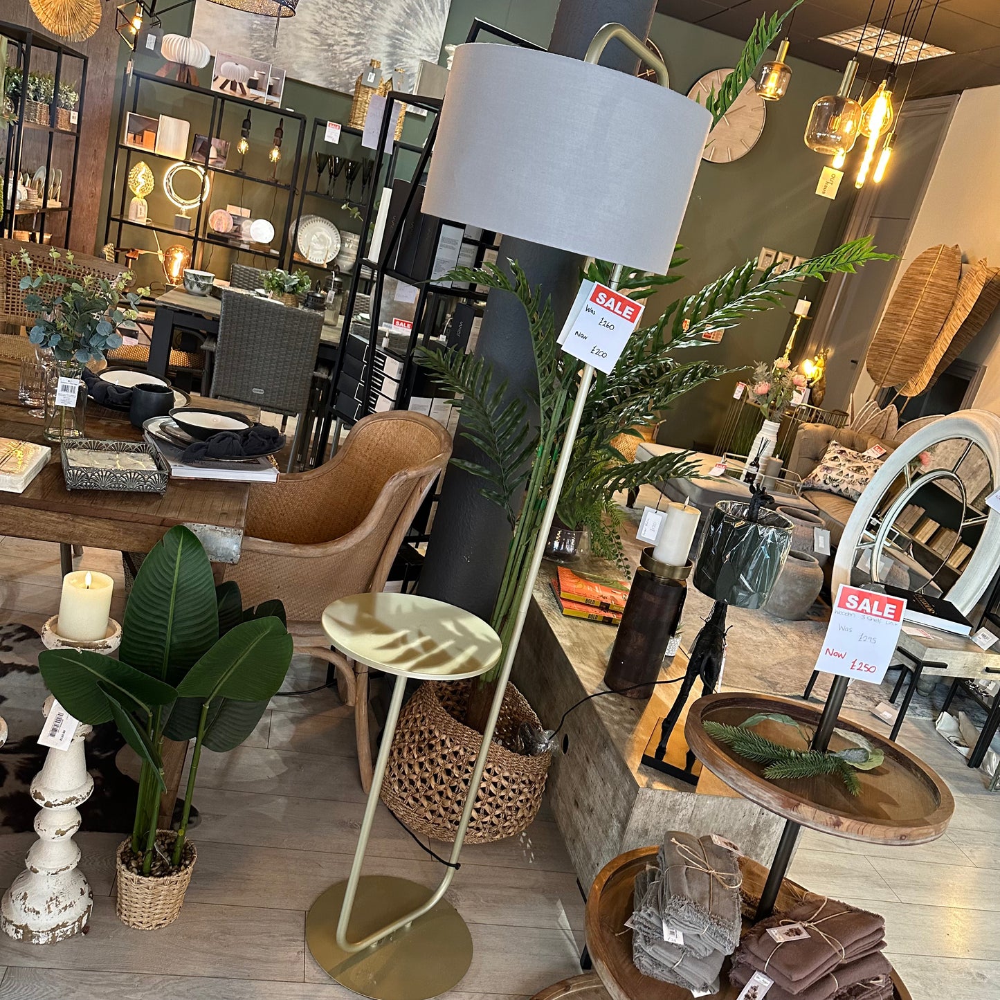 Champagne Floor Light With Table