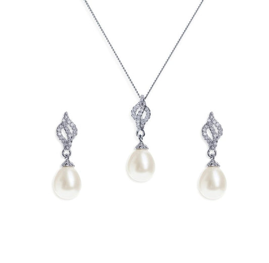 LISBON RHODIUM CRYSTAL AND PEARL ROMANTIC PENDANT SET - OUThaus