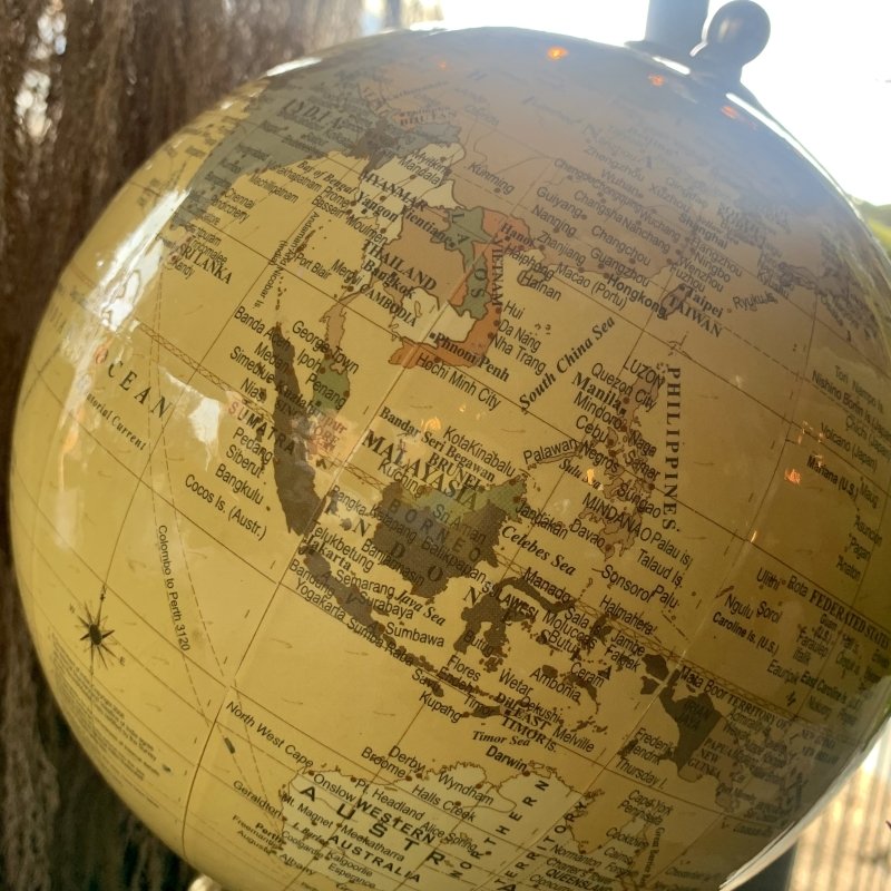 Cream/Gold Globe - OUThaus