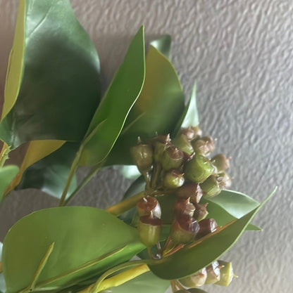 Ivy Leaf with Seed Head Stem - OUThaus