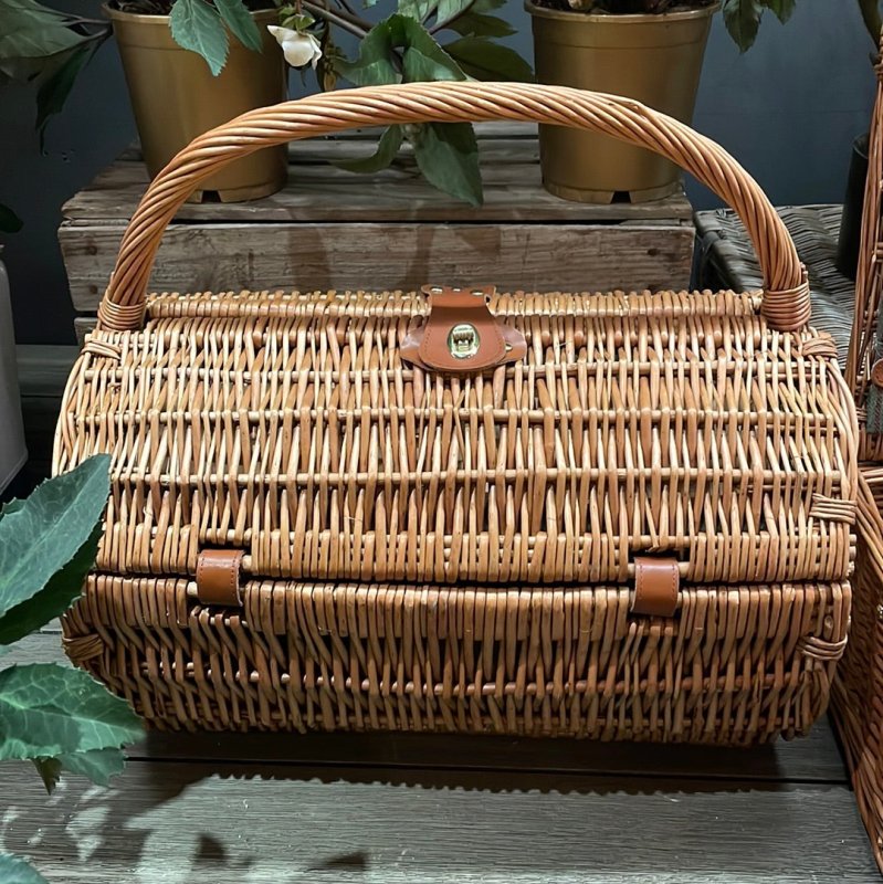 Luxury 2 Person Barrel Picnic Basket - OUThaus