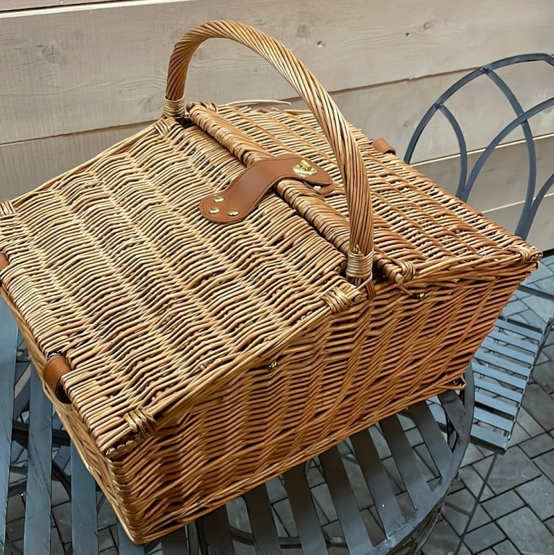 Luxury 4 Person Picnic Basket (Green Tweed) - OUThaus