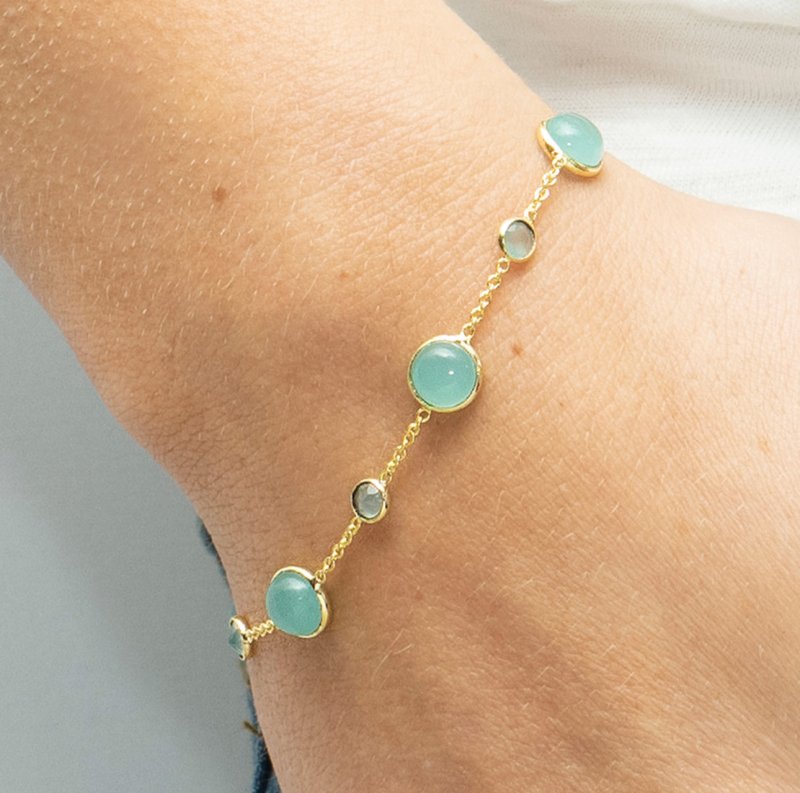 PACIFIC AQUA CALCI CABUCHON AND CHAIN BRACELET - OUThaus