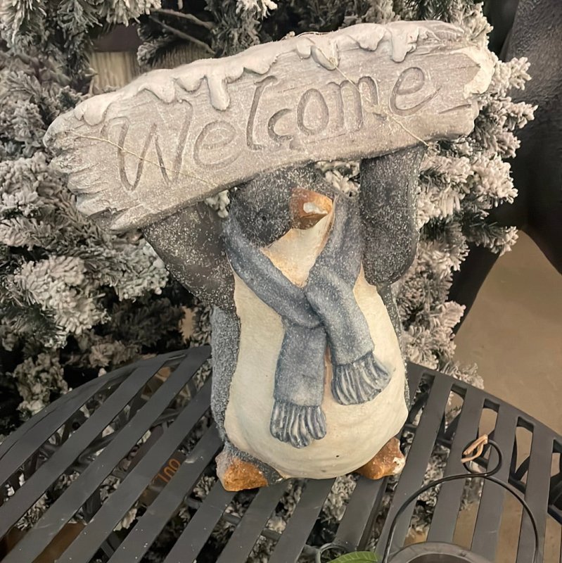 Penguin Welcome - OUThaus