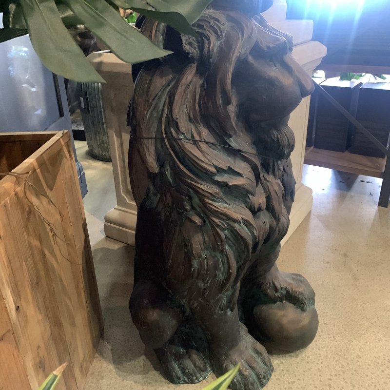 Sitting Lion Statue - OUThaus