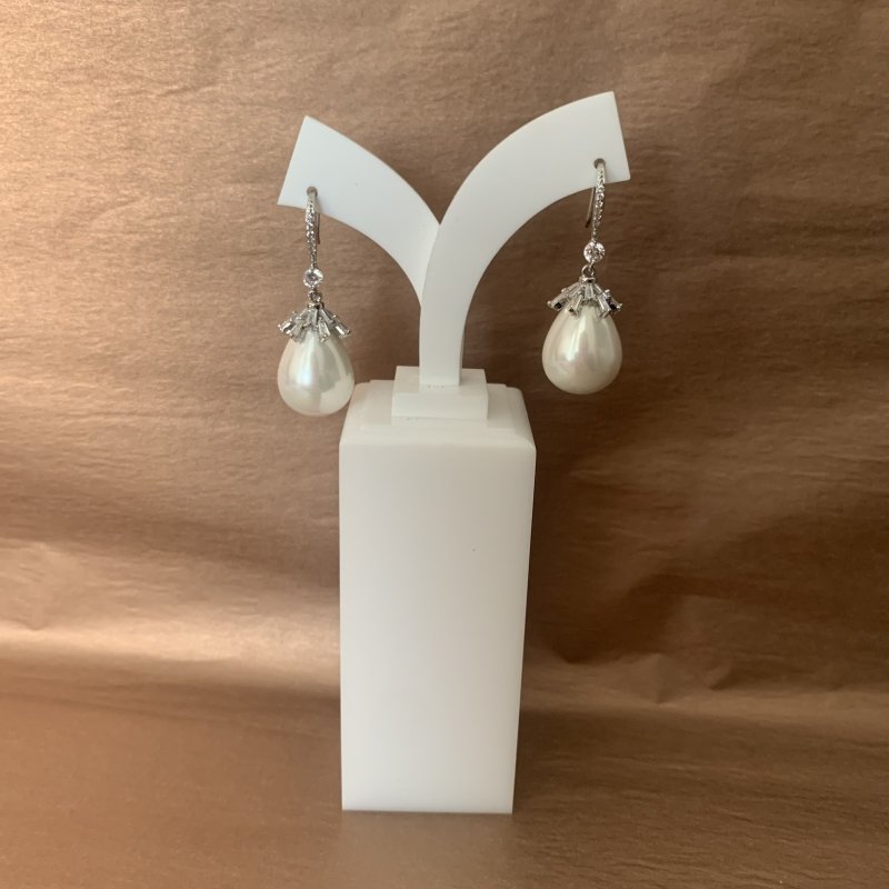 Teardrop Peal Earrings - OUThaus